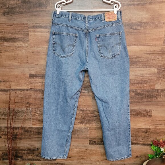 Vtg Levi's Jeans Mens 38x32 Measures 36x31 Relaxed 550 Medium Light Wash Y2K - Picture 2 of 9